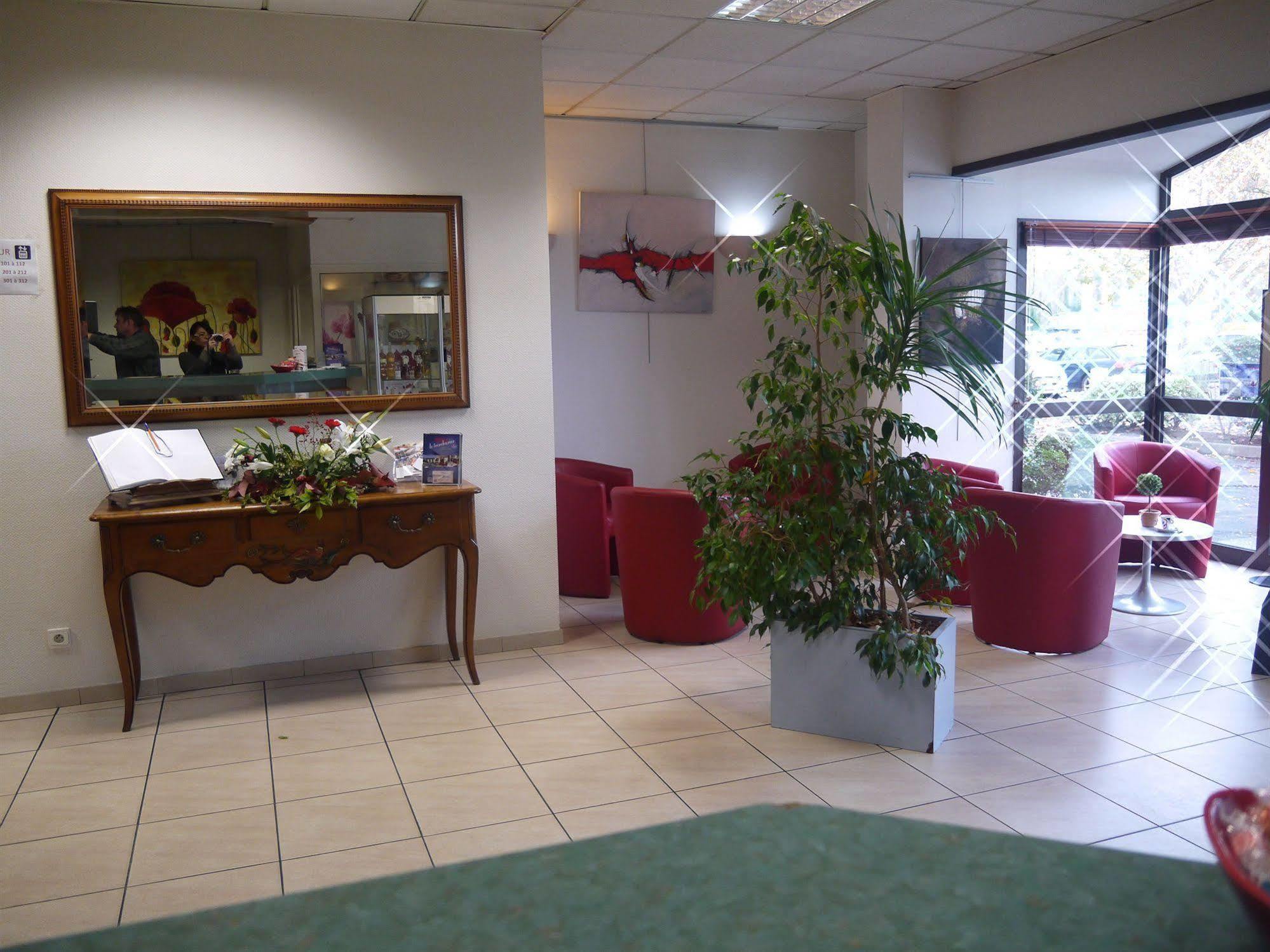 Logis Hotel Noemys Brive - Restaurant Le Teinchurier المظهر الخارجي الصورة