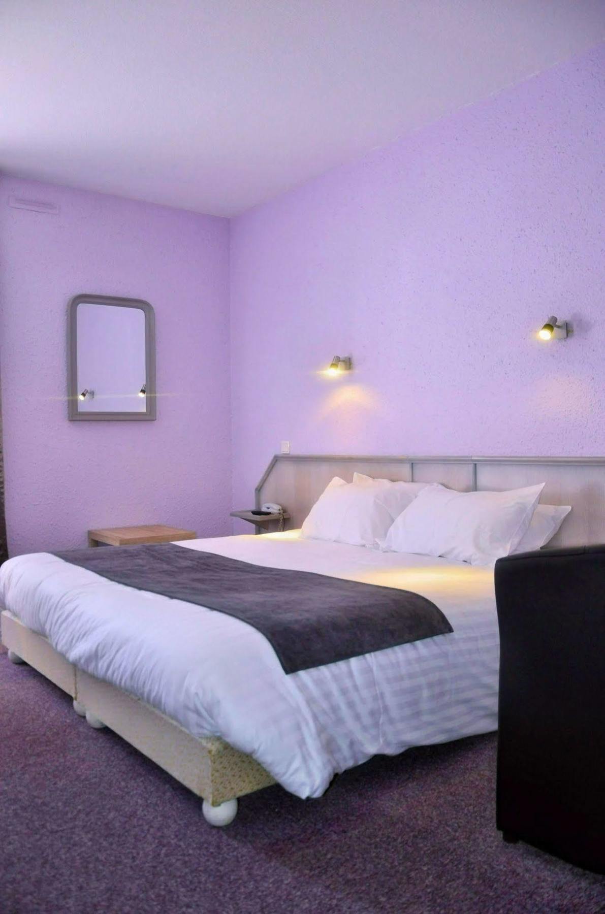 Logis Hotel Noemys Brive - Restaurant Le Teinchurier المظهر الخارجي الصورة